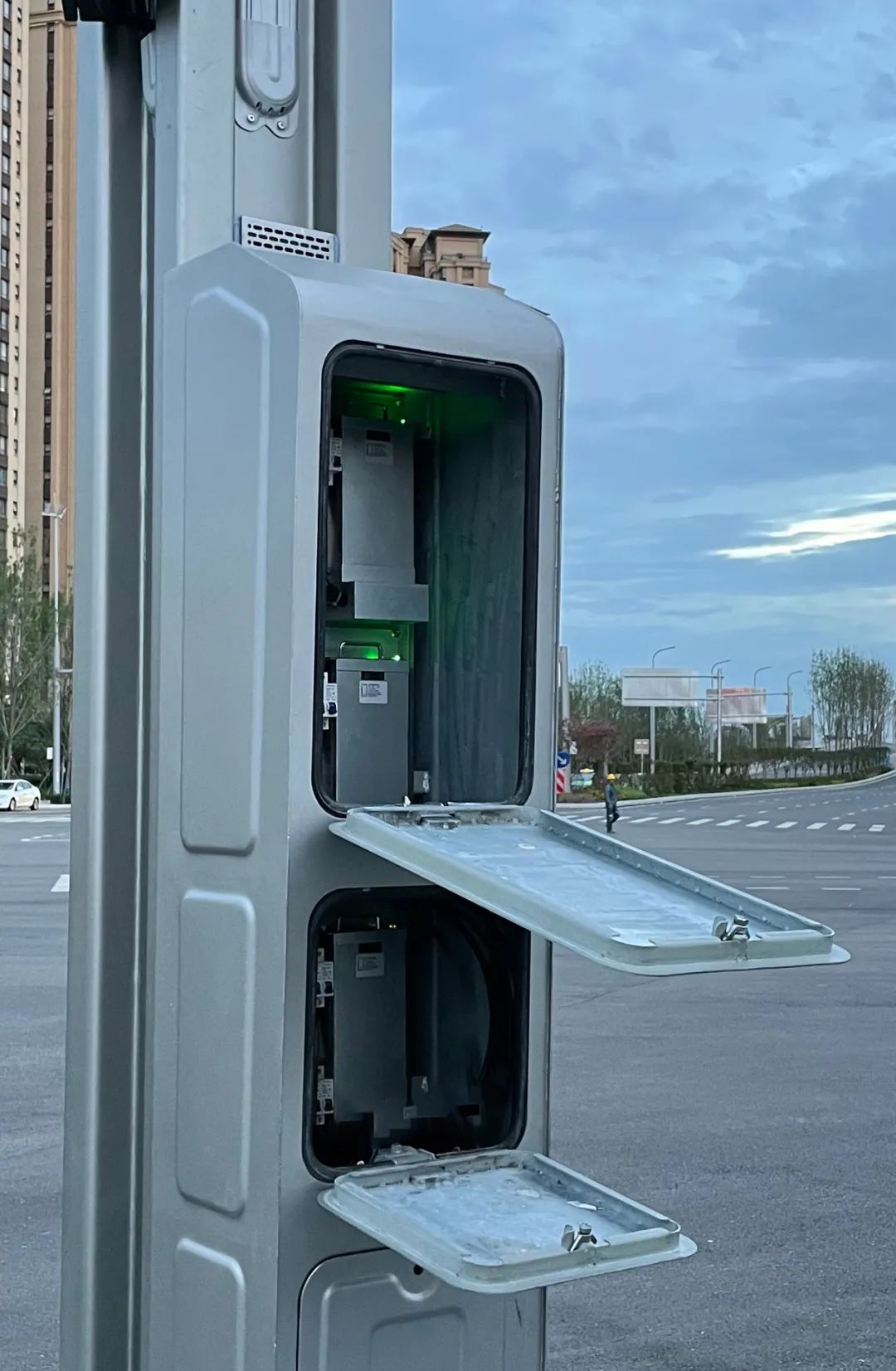 智慧路灯电箱